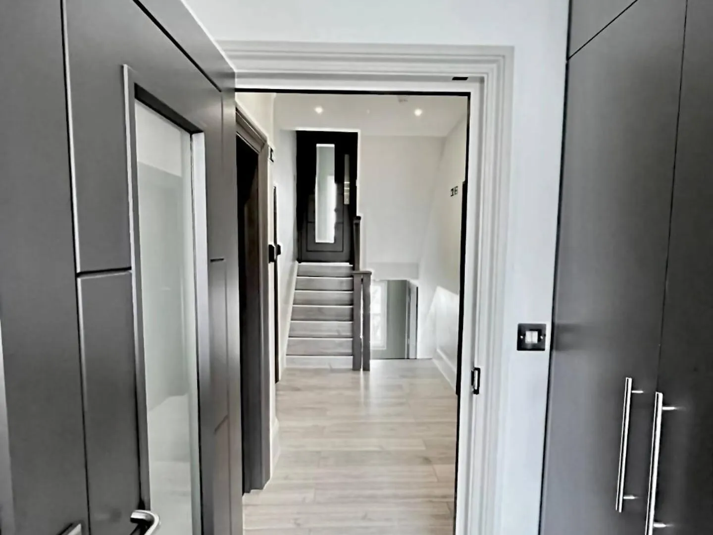 Apt 12 Luxury Living Chic Studio Steps From Beach برايتون شقة