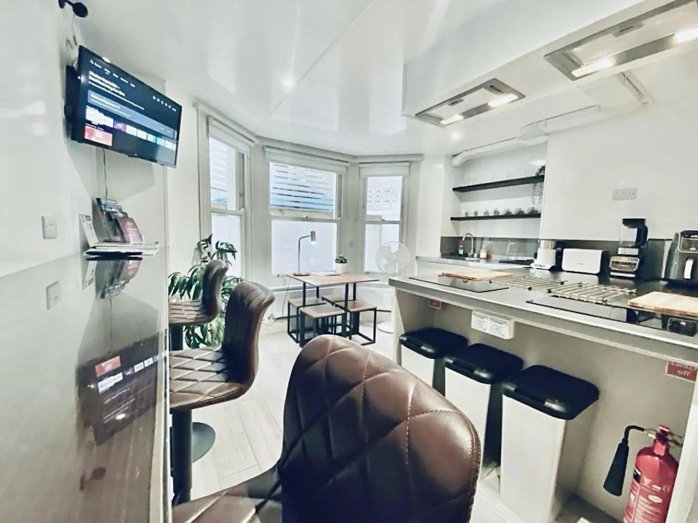 شقة Apt 12 Luxury Living Chic Studio Steps From Beach برايتون